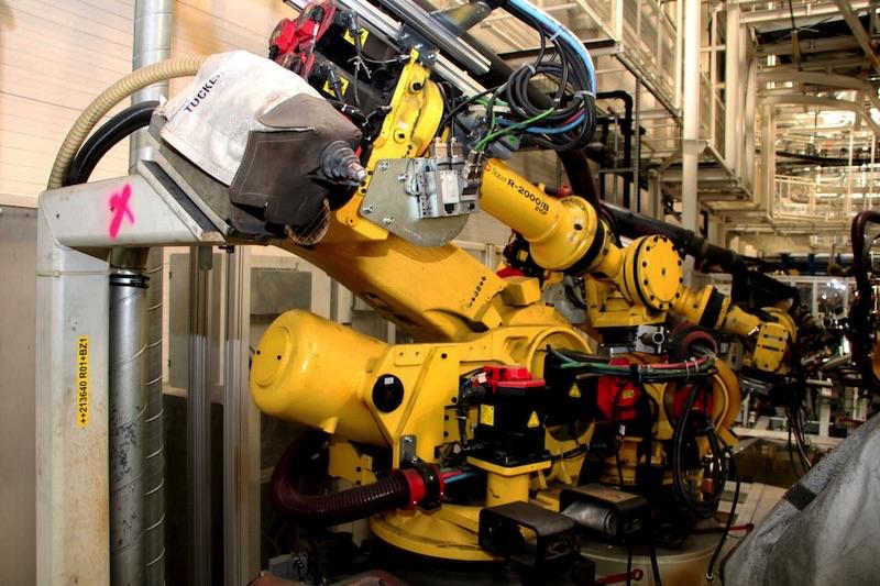 Korzyści z zastosowania używanych robotów przemysłowych