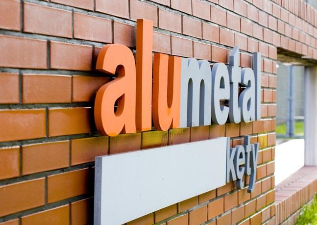 Alumetal dostarczy aluminium dla Tesli