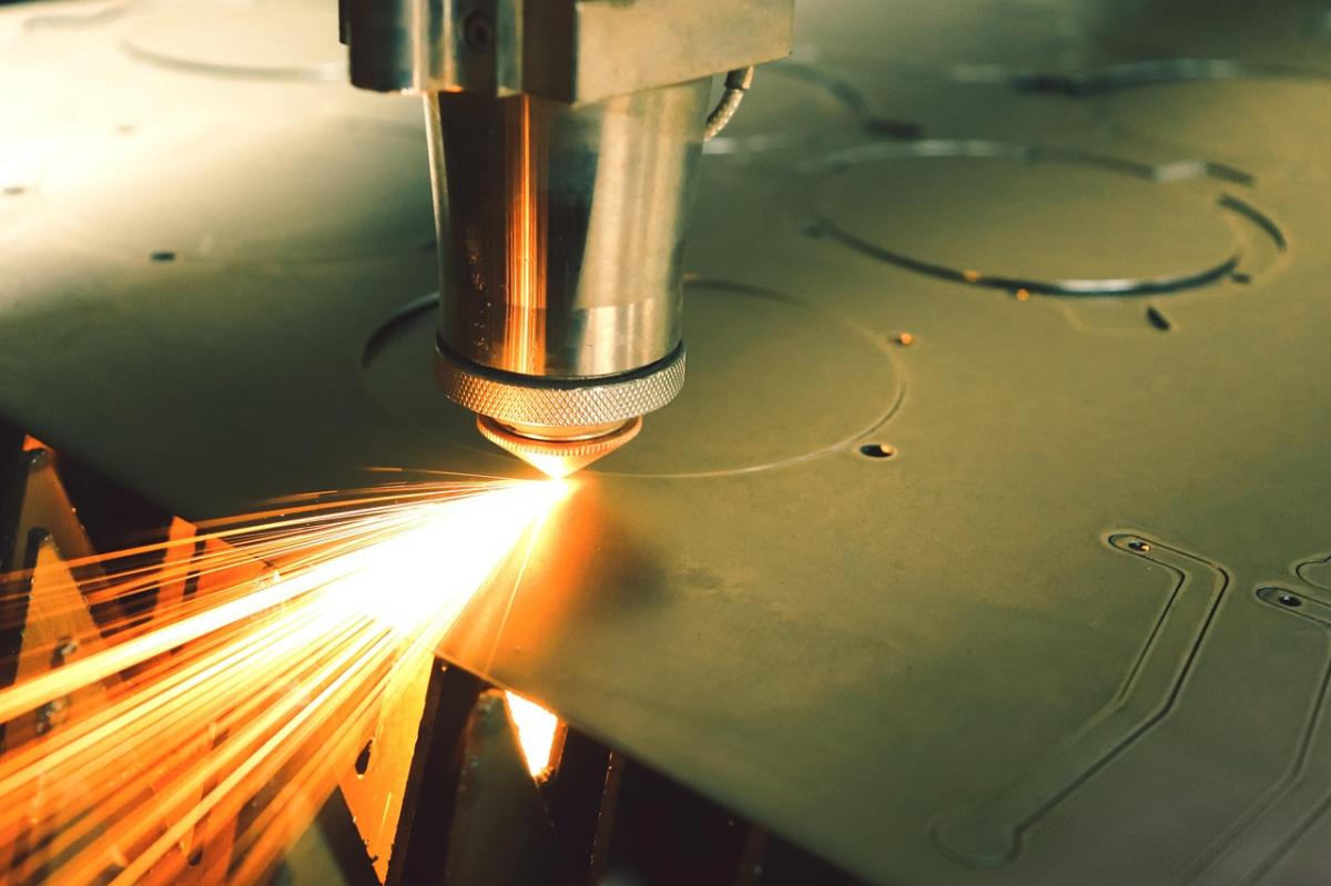 Jak dobrać moc wycinarki laserowej – na co zwrócić uwagę?