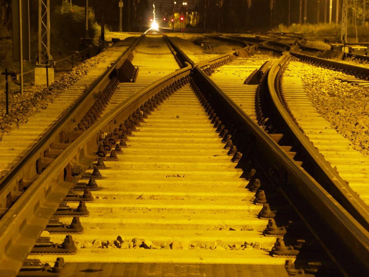 ZUE - umowa z  PKP PLK